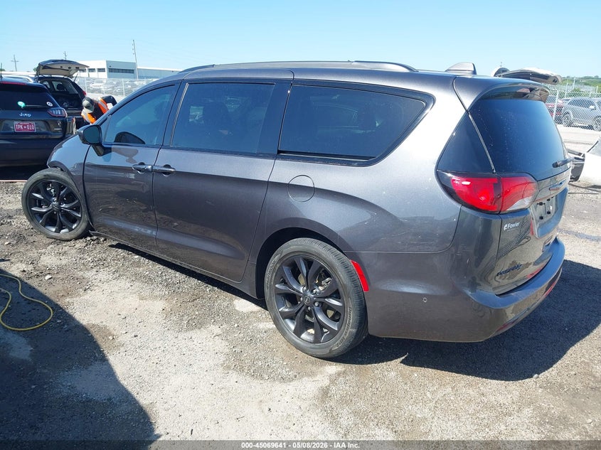 Vin: 2c4rc1eg0lr103018, lot: 45567195, chrysler pacifica touring l plus 20203