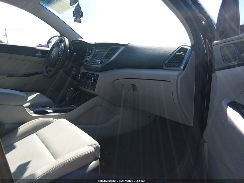 2017 HYUNDAI TUCSON auction photo 5
