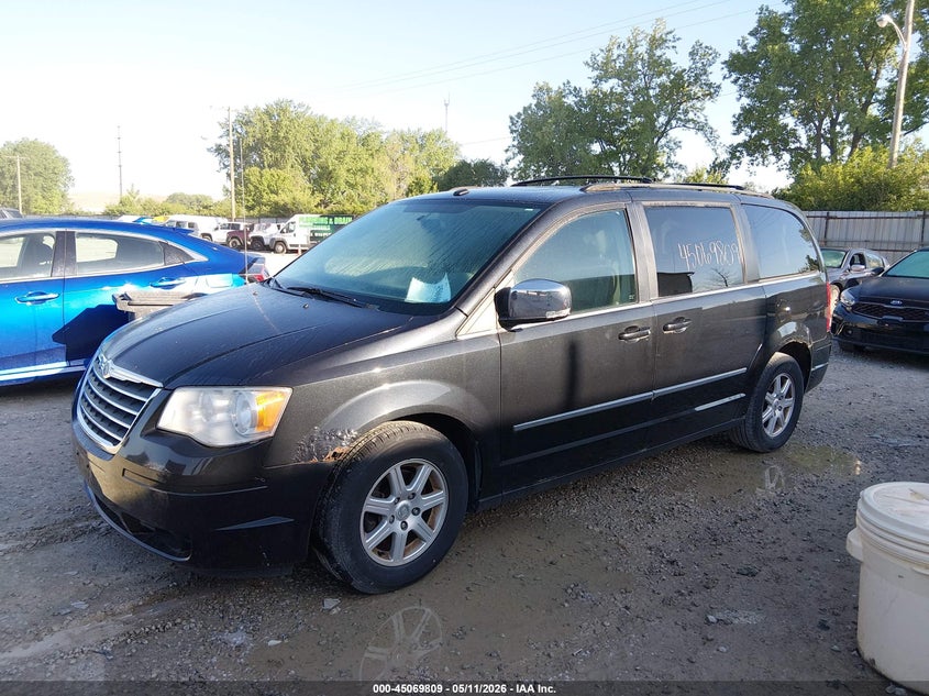 2010 Chrysler Town & Country Touring 2A4RR5D17AR108999 photo 1