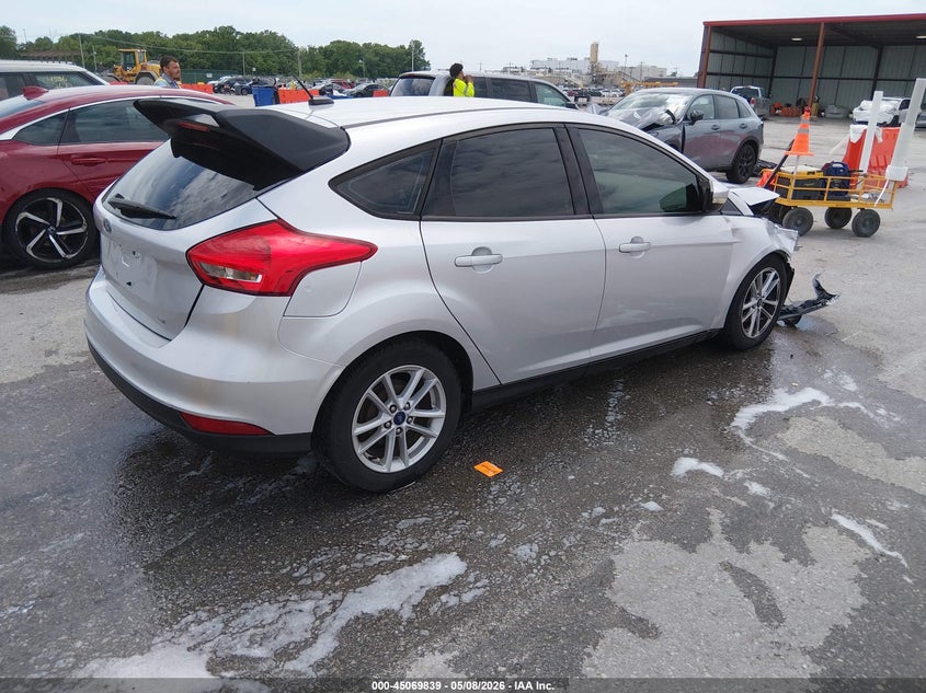 Vin: 1fadp3k22hl259036, lot: 45567393, ford focus se 20174