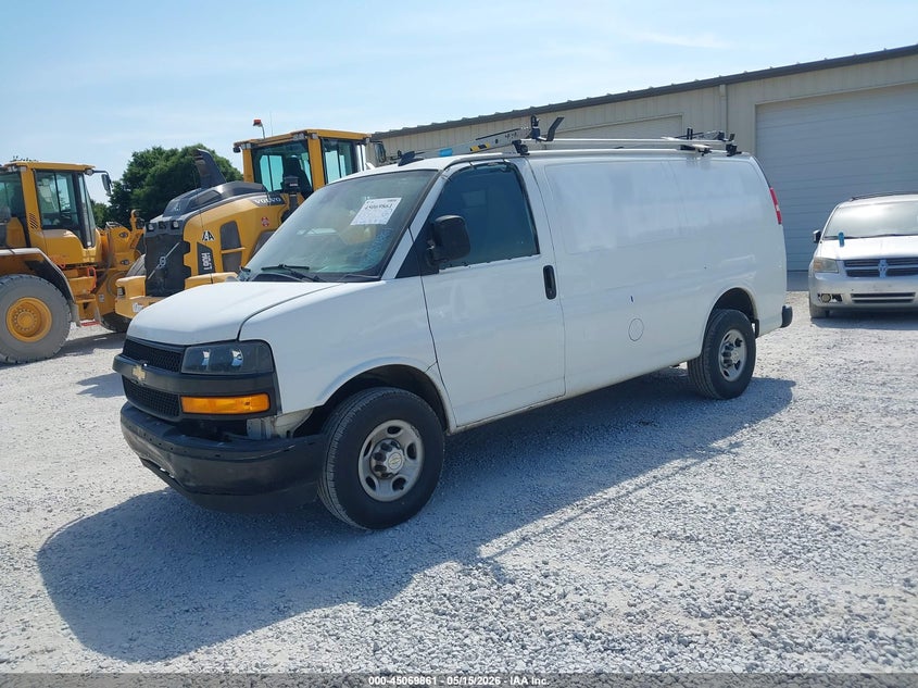 2020 CHEVROLET EXPRESS CARGO auction photo 2