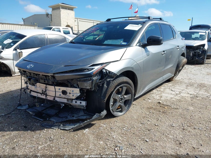Vin: jtmbcaebxtj012641, lot: 45567489, toyota bz xle plus 20262