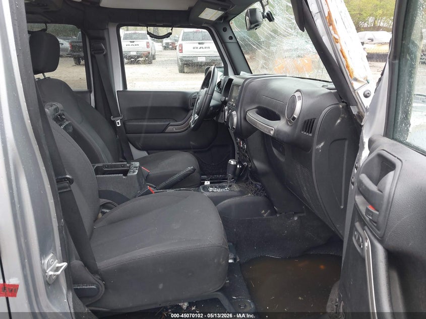 2016 JEEP WRANGLER UNLIMITED auction photo 5
