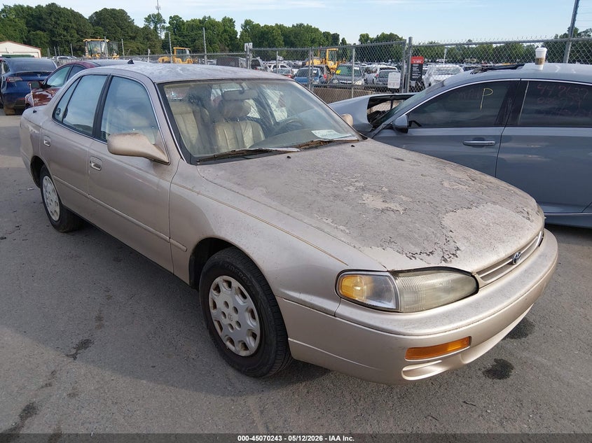 Zdjęcie główne ogłoszenia 1996 TOYOTA CAMRY