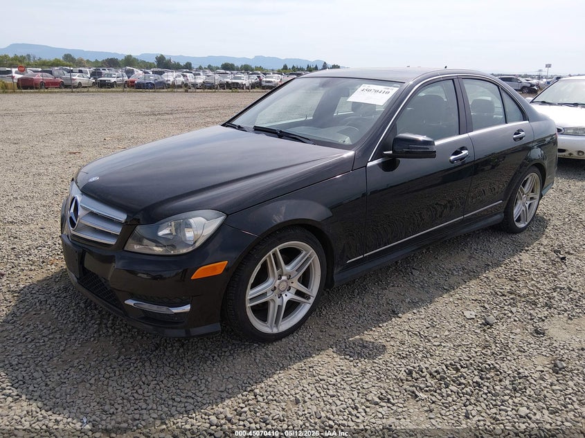 2013 Mercedes-Benz C 250 Sport WDDGF4HB7DA759616 photo 1