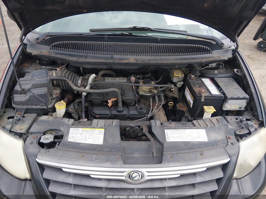 2005 Chrysler Town & Country Touring VIN: 2C4GP54L15R501844 Lot: 45070453