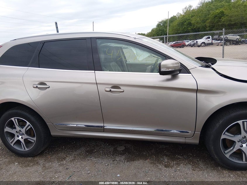 VOLVO XC60 2015 VIN YV4902RM3F2638598