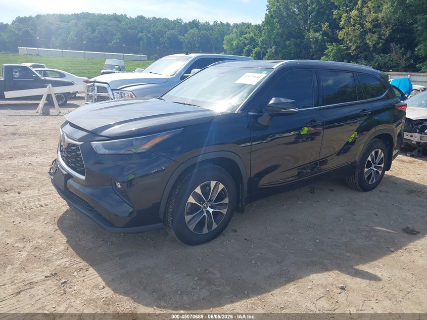 2022 TOYOTA HIGHLANDER auction photo 2