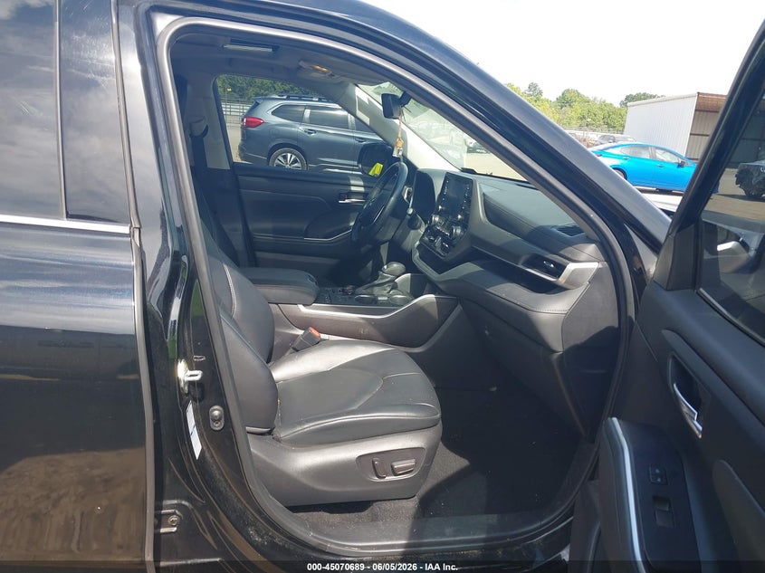 2022 TOYOTA HIGHLANDER auction photo 5