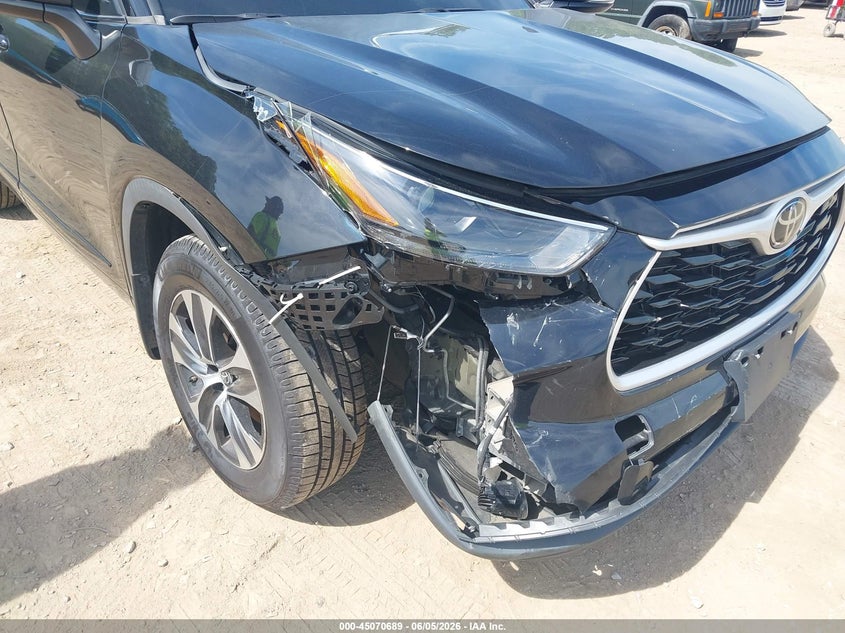 2022 TOYOTA HIGHLANDER auction photo 6