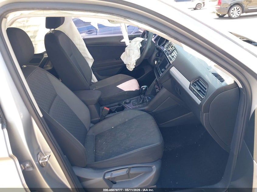 2021 VOLKSWAGEN TIGUAN 2.0T S · Фото 5
