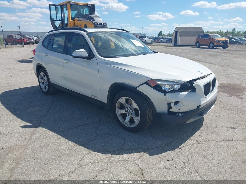 Vin: wbavm1c52dvw45164, lot: 45568363, bmw x1 sdrive28i 2013 img_1