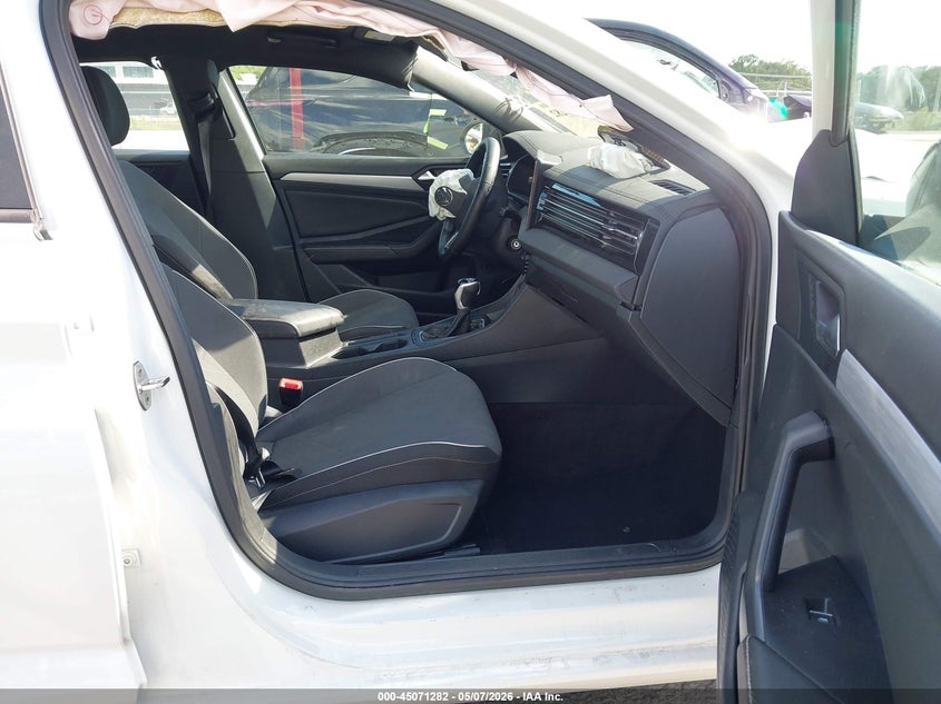 2025 VOLKSWAGEN JETTA auction photo 5
