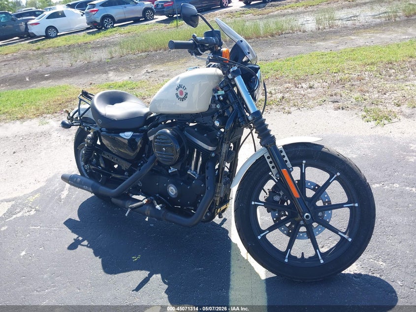 2022 HARLEY-DAVIDSON IRON MOTO 2