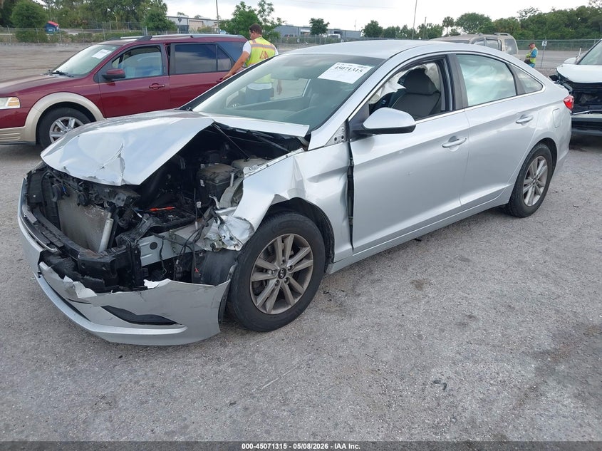 2015 Hyundai Sonata Se 5NPE24AF7FH165954 photo 1