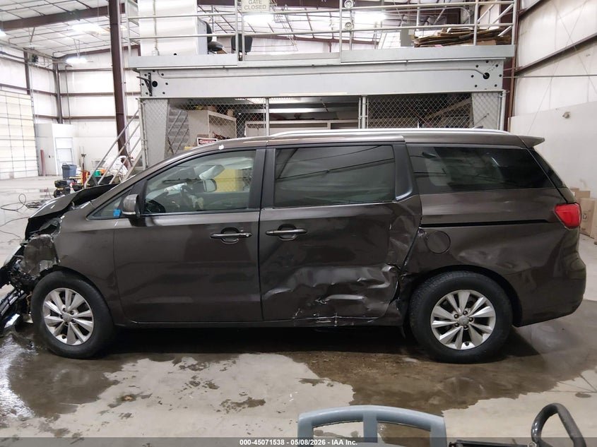 VIN KNDMB5C1XH6243241 2017 KIA SEDONA LX
