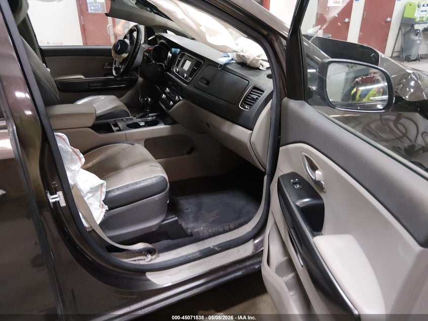 VIN KNDMB5C1XH6243241 2017 KIA SEDONA LX