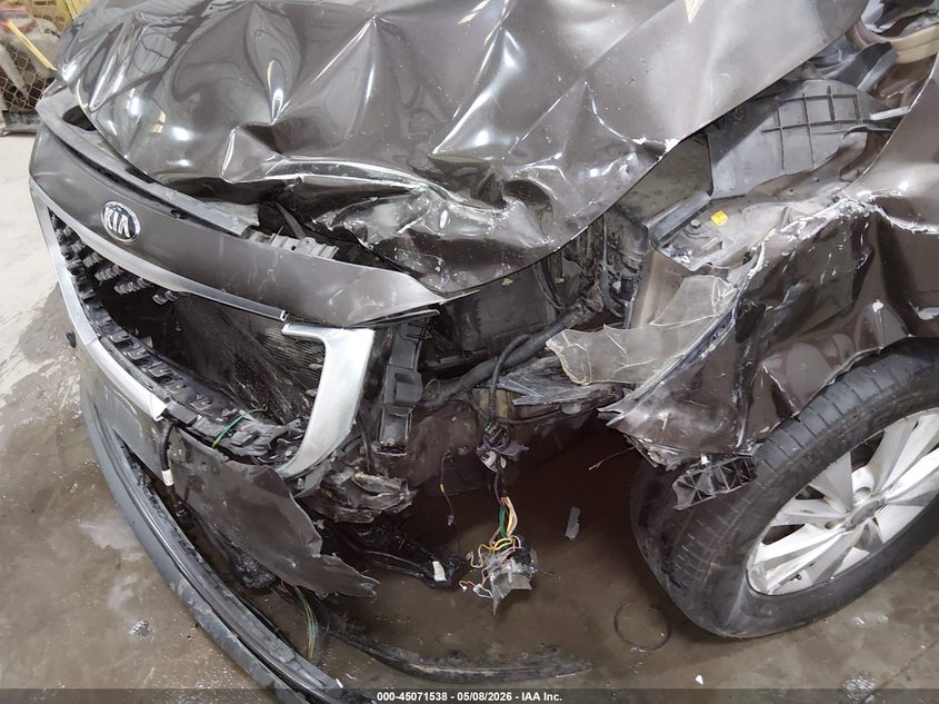VIN KNDMB5C1XH6243241 2017 KIA SEDONA LX