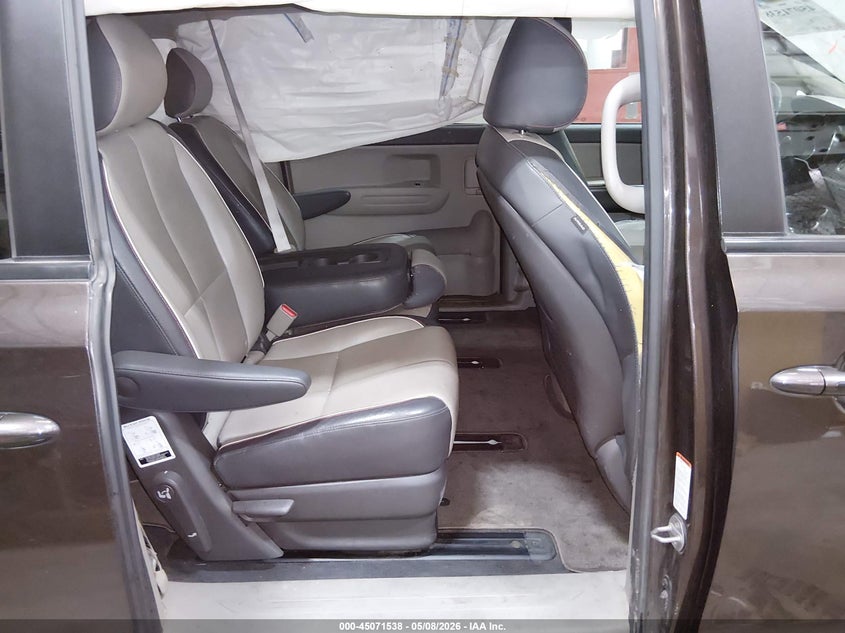 VIN KNDMB5C1XH6243241 2017 KIA SEDONA LX
