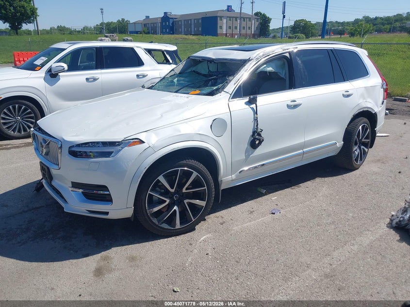 2022 VOLVO XC90 RECHARGE PLUG-IN HYBRID auction photo 2