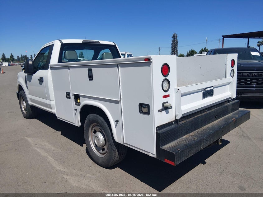 1FDRF3A69HEE07285 2017 Ford F350 F-350 Xl white