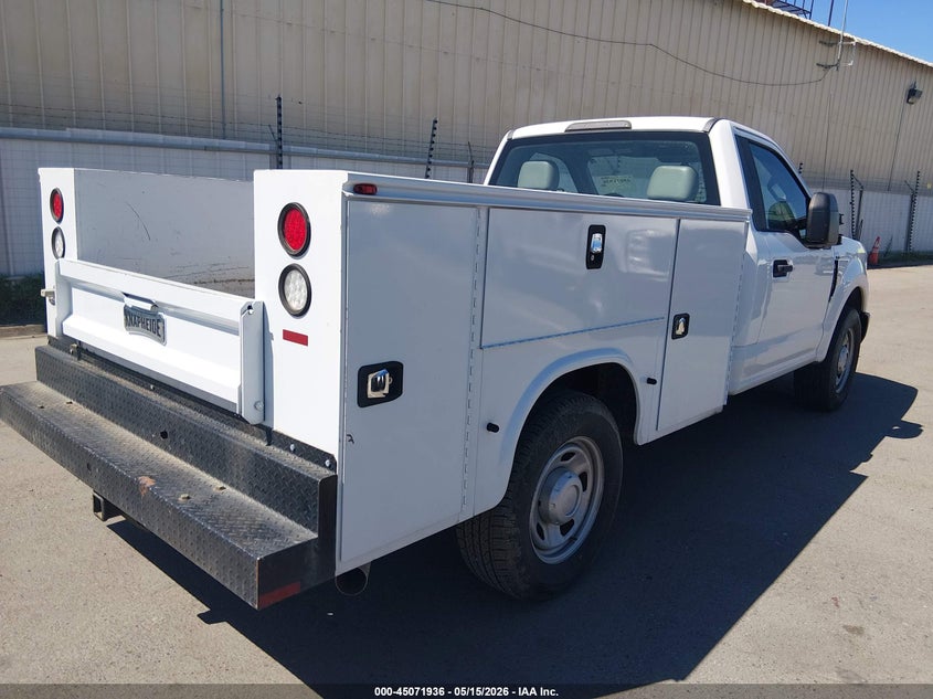 1FDRF3A69HEE07285 2017 Ford F350 F-350 Xl white