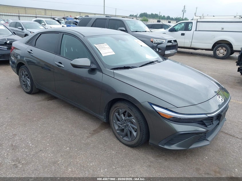 2024 HYUNDAI ELANTRA SEL