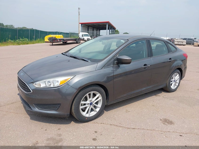 Vin: 1fadp3f22jl327383, lot: 45571233, ford focus se 20182