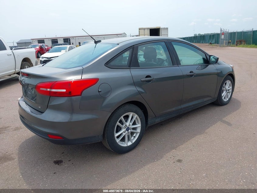 Vin: 1fadp3f22jl327383, lot: 45571233, ford focus se 20184