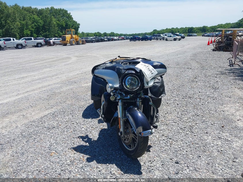 2019 HARLEY-DAVIDSON FLHTCUTG auction photo 5