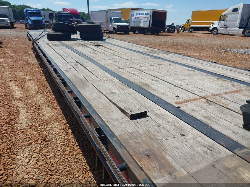 2025 DAVIDSON TRAILERS LLC 40' GOOSENECK TRAILER auction photo 5