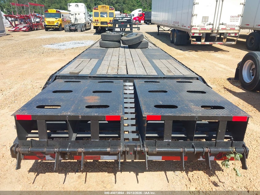 2025 DAVIDSON TRAILERS LLC 40' GOOSENECK TRAILER auction photo 8
