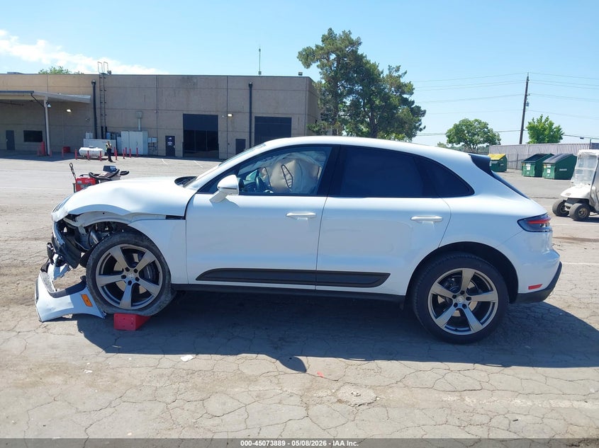 2023 Porsche Macan T VIN: WP1AA2A56PLB21677 Lot: 45073889