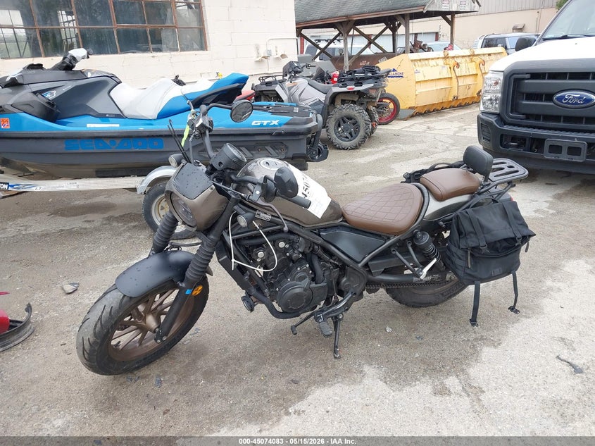 MLHPC561XP5601378 2023 Honda Cmx500 photo 1