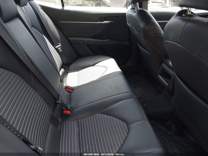 2019 TOYOTA CAMRY auction photo 8
