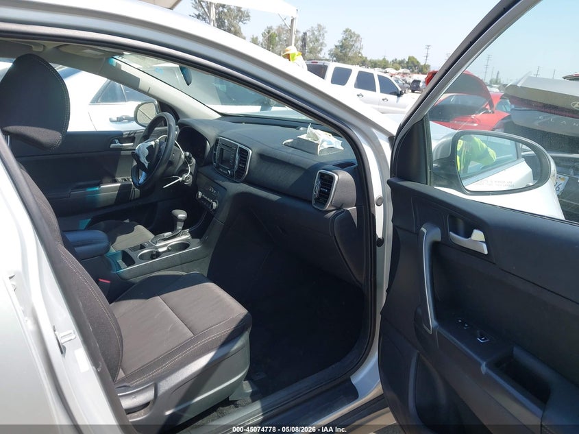 VIN KNDPM3AC5K7610807 2019 KIA SPORTAGE LX