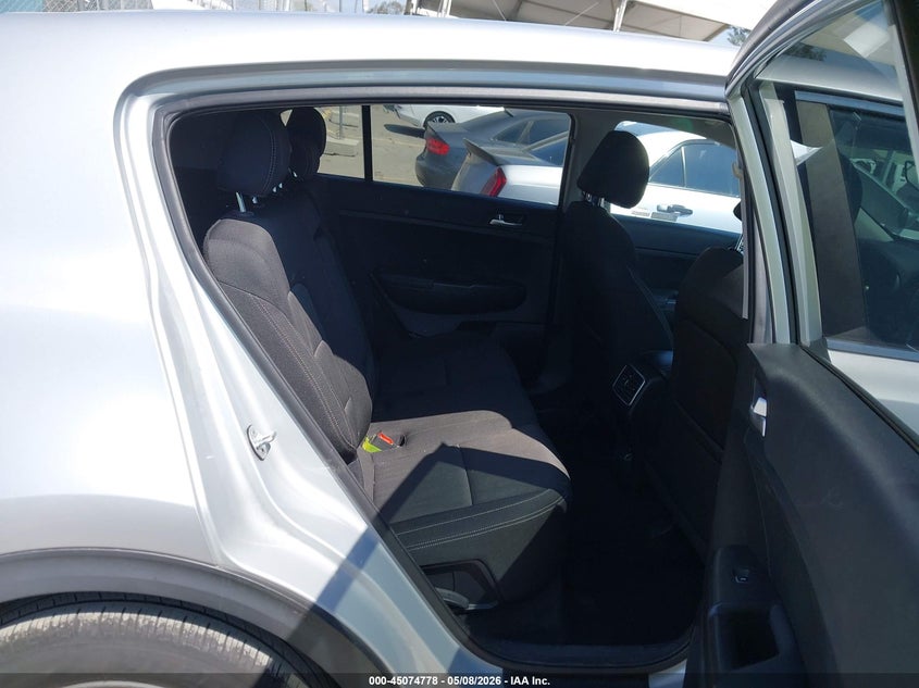 VIN KNDPM3AC5K7610807 2019 KIA SPORTAGE LX