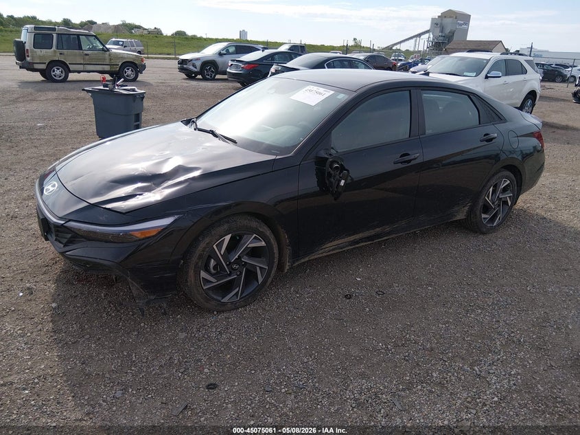 2025 HYUNDAI ELANTRA auction photo 2