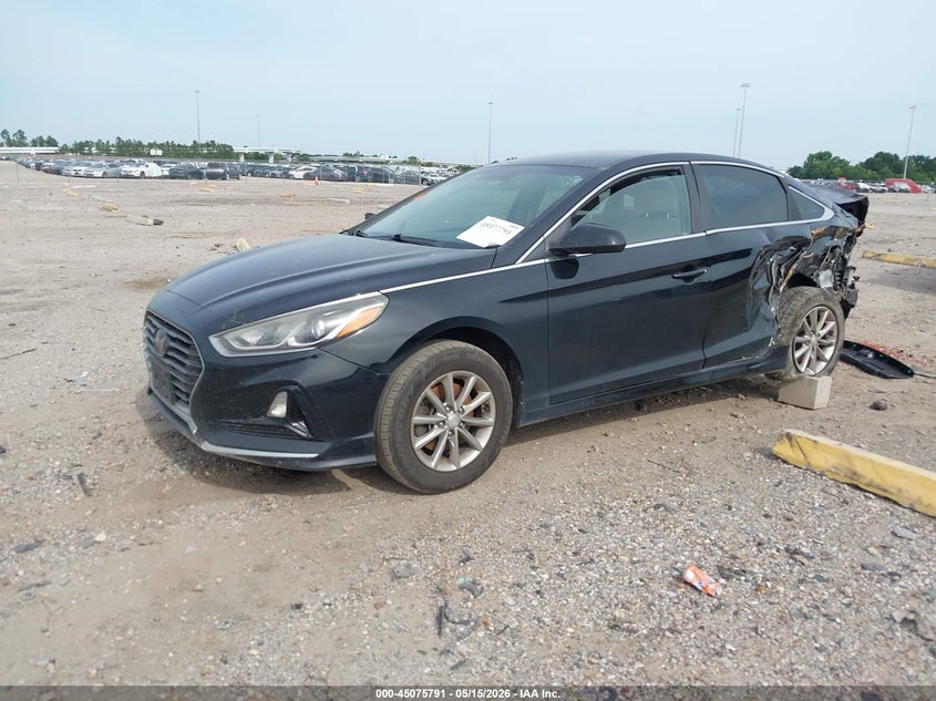 2018 HYUNDAI SONATA auction photo 2