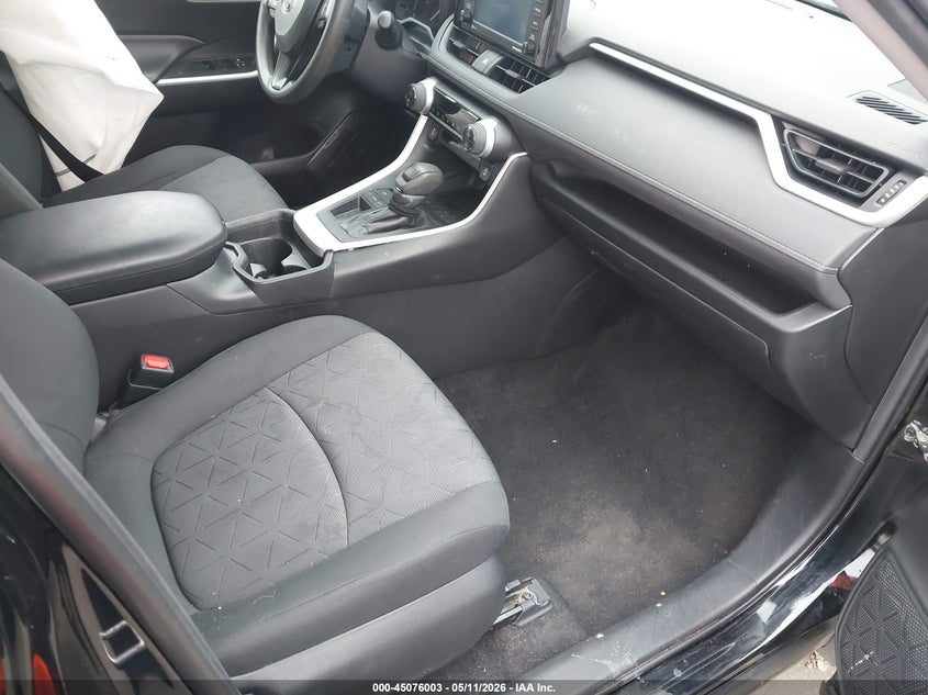 VIN 2T3W1RFV2LC046610 2020 TOYOTA RAV4 XLE
