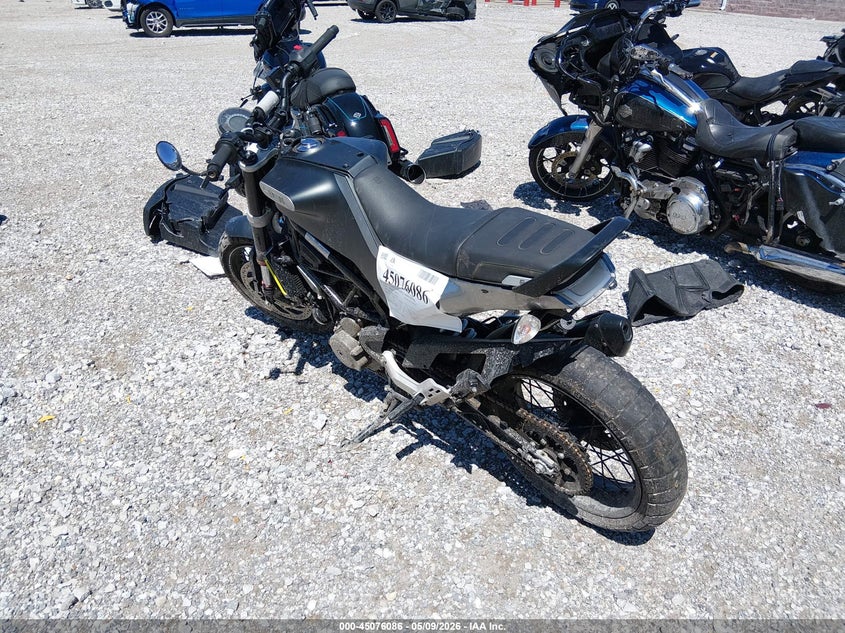 2020 HUSQVARNA VITPILEN 401/SVARTPILEN 401 auction photo 3