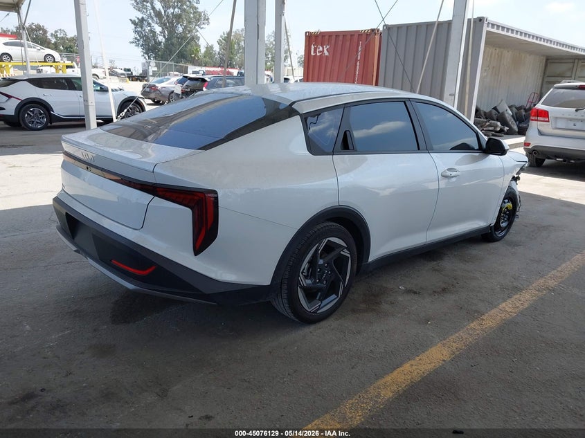 Vin: 3kpfu4de0se025342, lot: 45573683, kia k4 ex 20254
