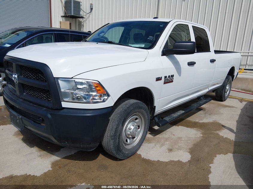 Vin: 3c6tr4ht6jg356014, lot: 45573694, ram 2500 tradesman  4x2 8' box 20182