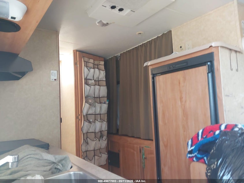 2006 STARCRAFT TRAVEL TRAILER auction photo 5