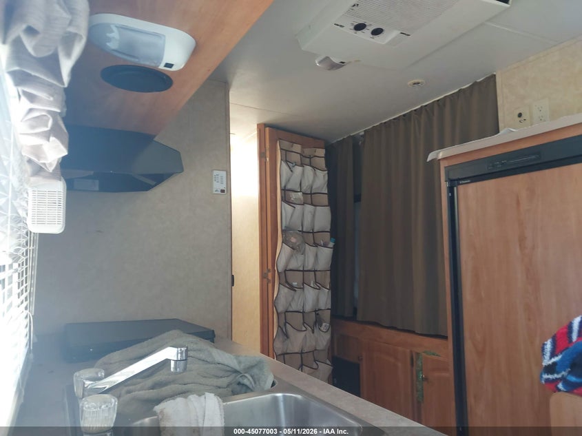 2006 STARCRAFT TRAVEL TRAILER auction photo 8