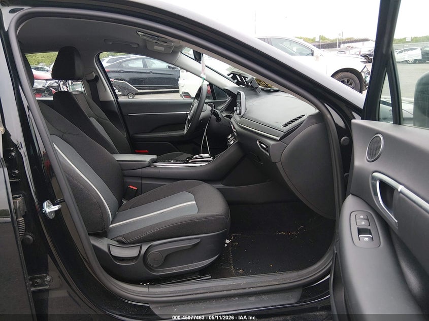 2021 HYUNDAI SONATA auction photo 5