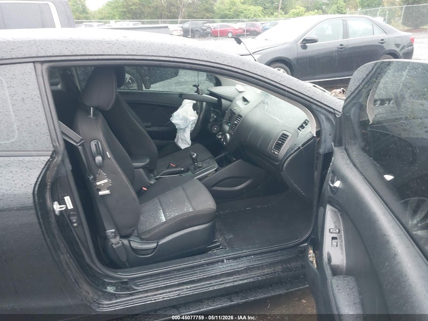 2015 KIA FORTE KOUP auction photo 5