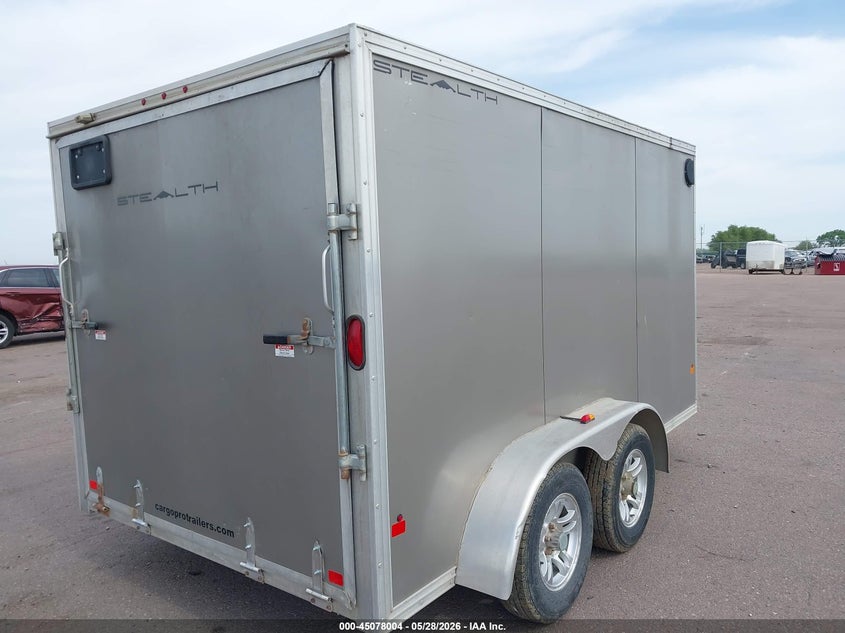 2005 STEALTH 12 FT ENCLOSED TRAIL auction photo 4