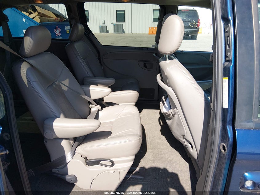 2002 Chrysler Town & Country Lxi VIN: 2C4GP54L22R616044 Lot: 45078255