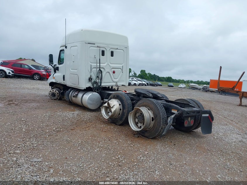2012 FREIGHTLINER CASCADIA 125 auction photo 3